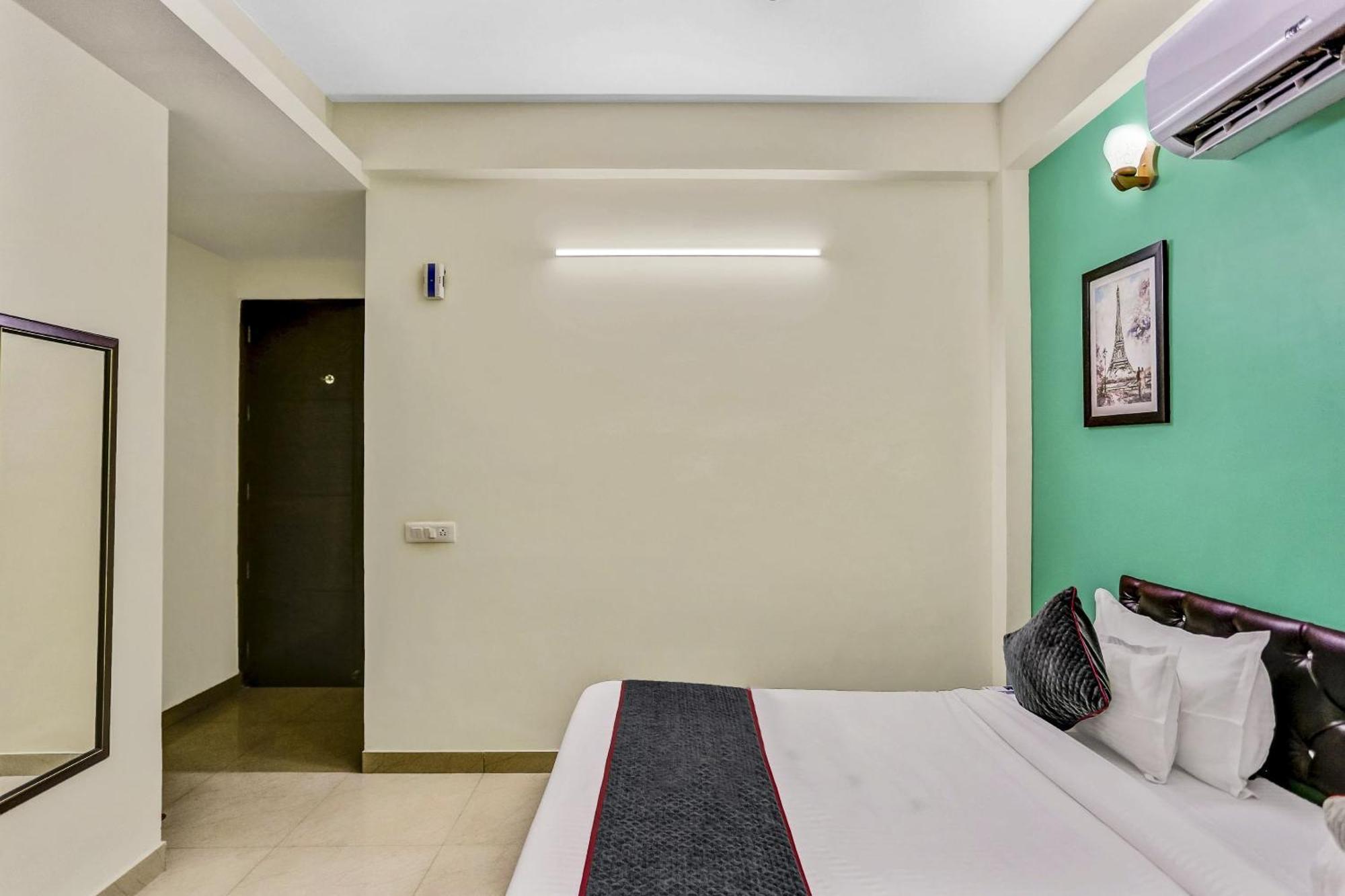 Townhouse Rumaisa Indirapuram Extérieur photo