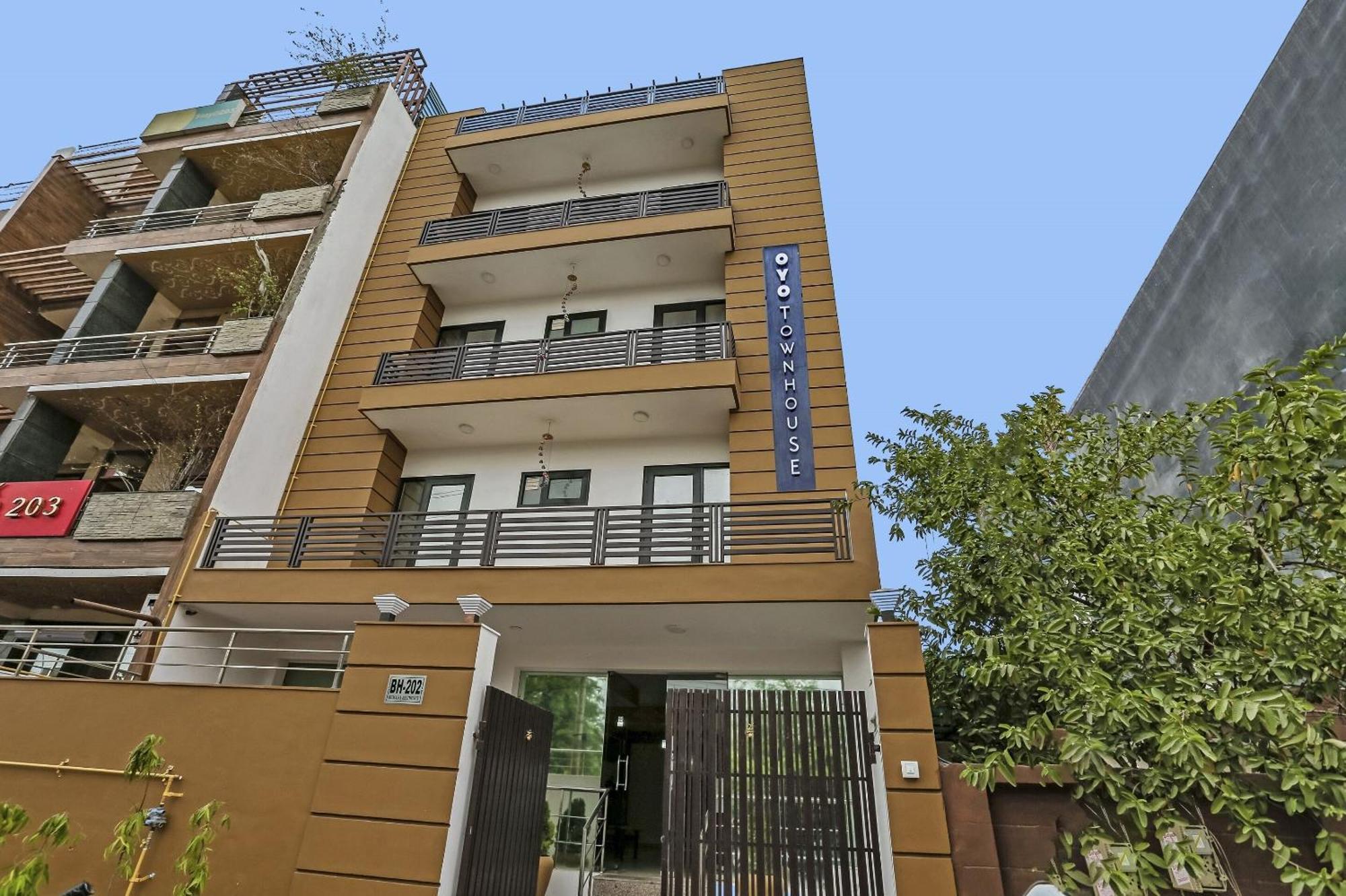 Townhouse Rumaisa Indirapuram Extérieur photo
