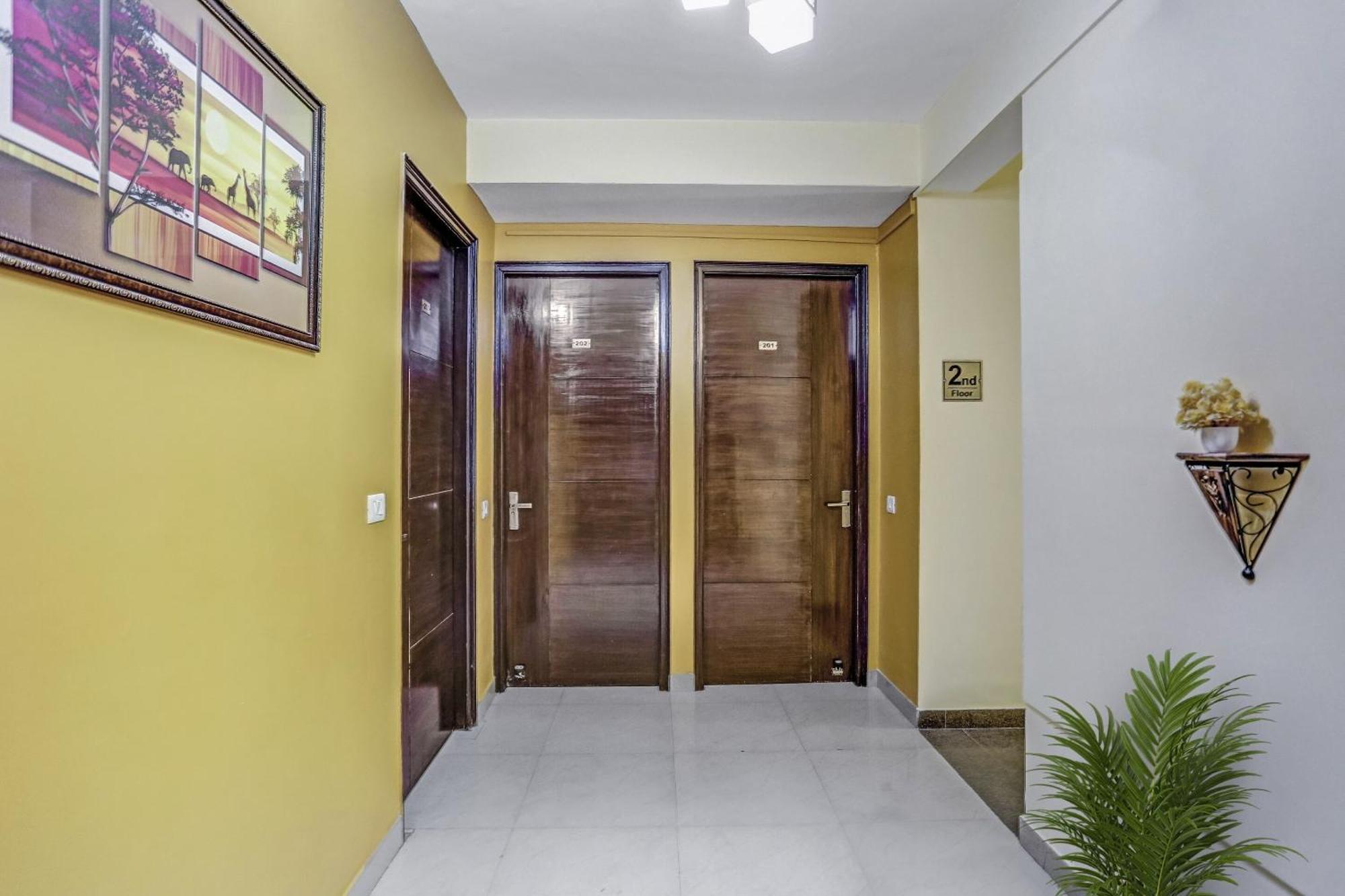 Townhouse Rumaisa Indirapuram Extérieur photo