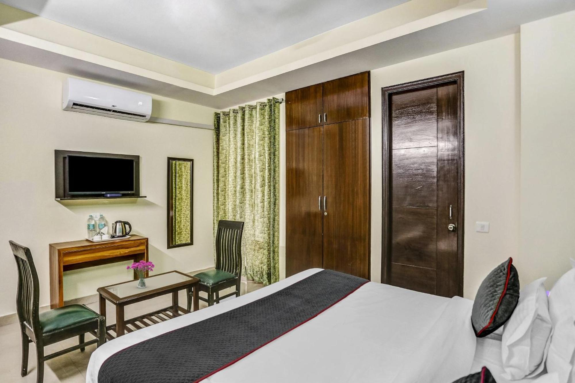 Townhouse Rumaisa Indirapuram Extérieur photo
