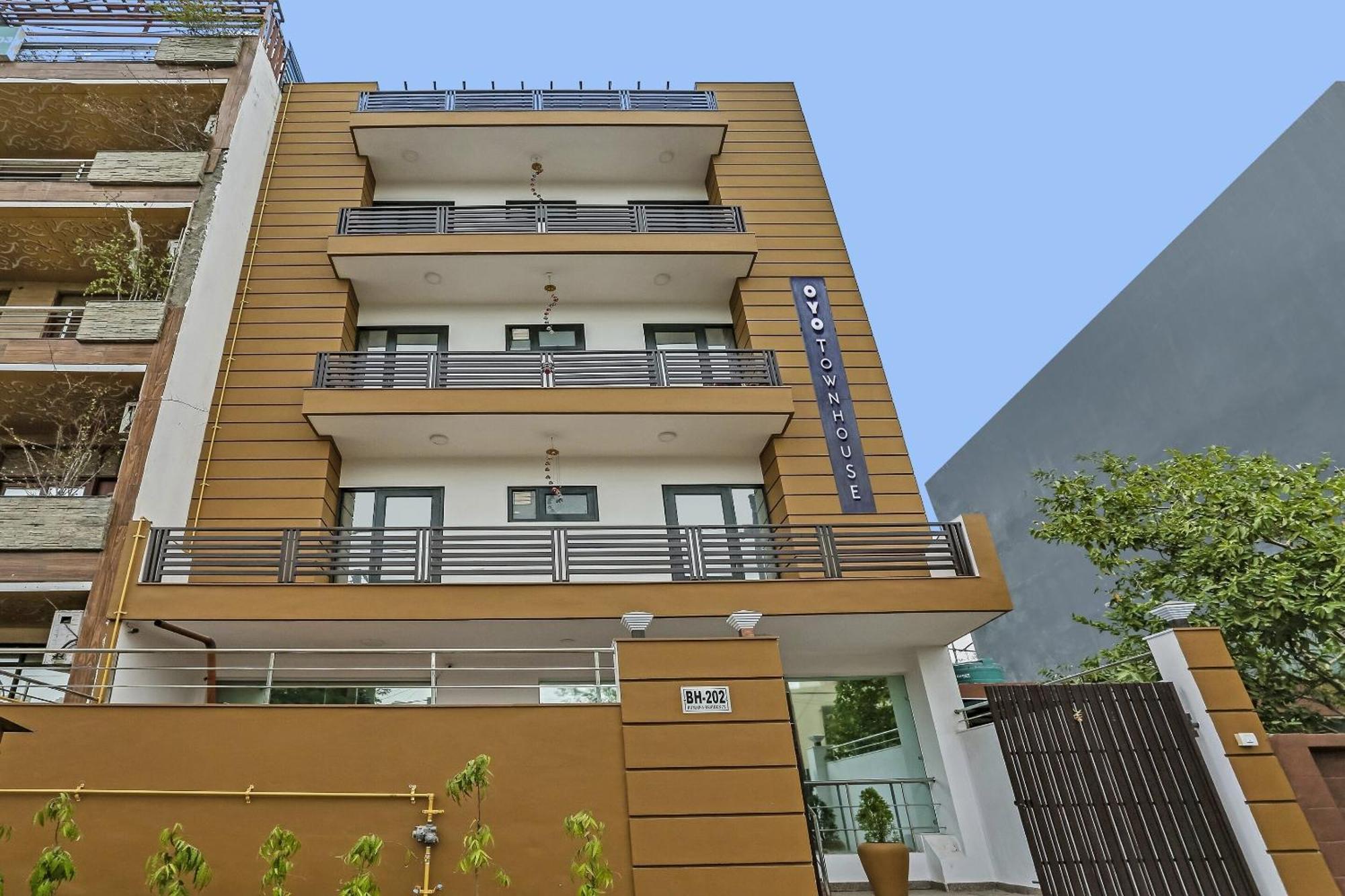Townhouse Rumaisa Indirapuram Extérieur photo
