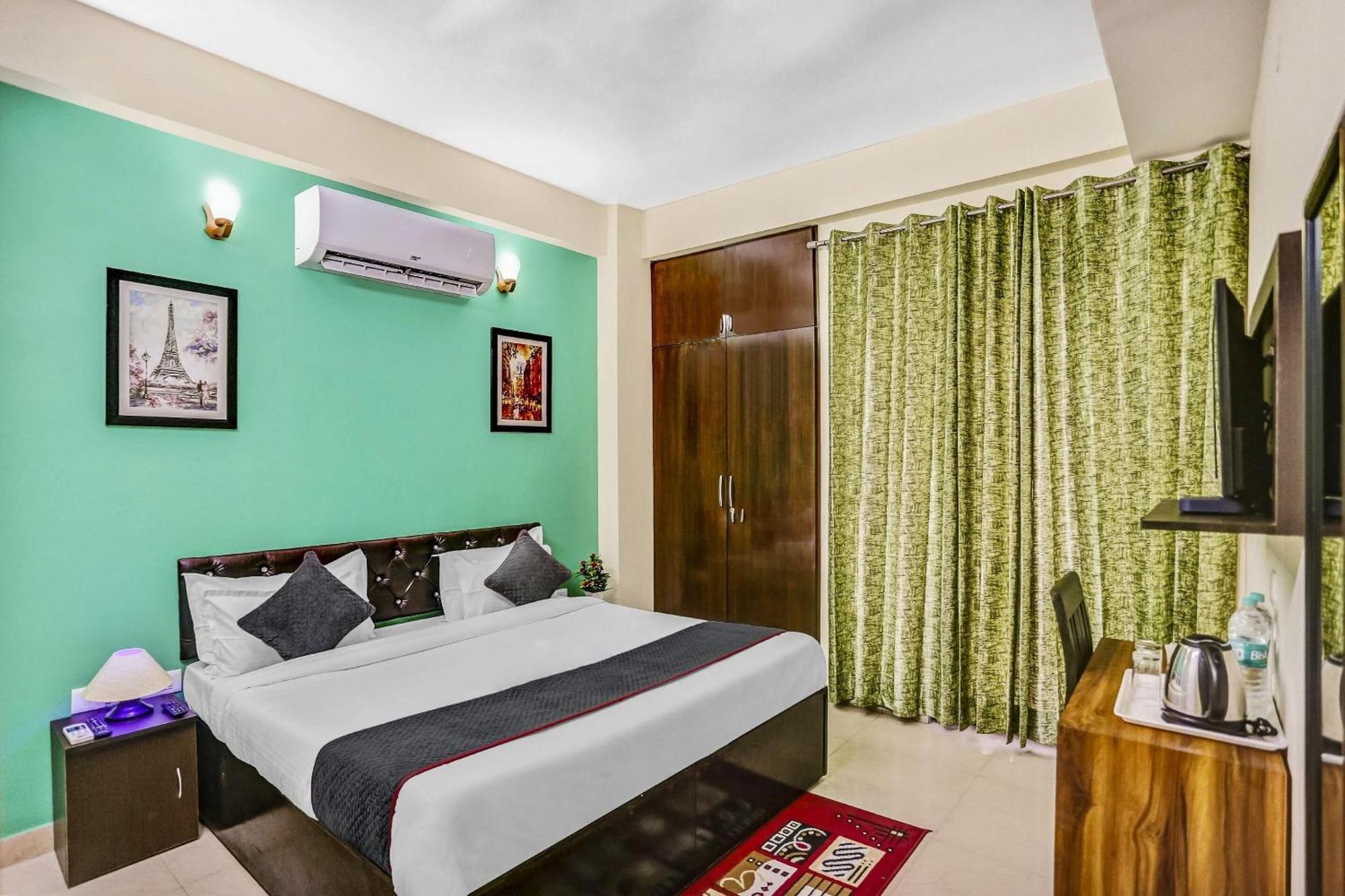 Townhouse Rumaisa Indirapuram Extérieur photo